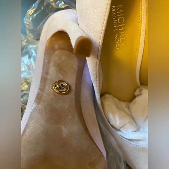 New lavender Michael Kors heels - Picture 4 of 4
